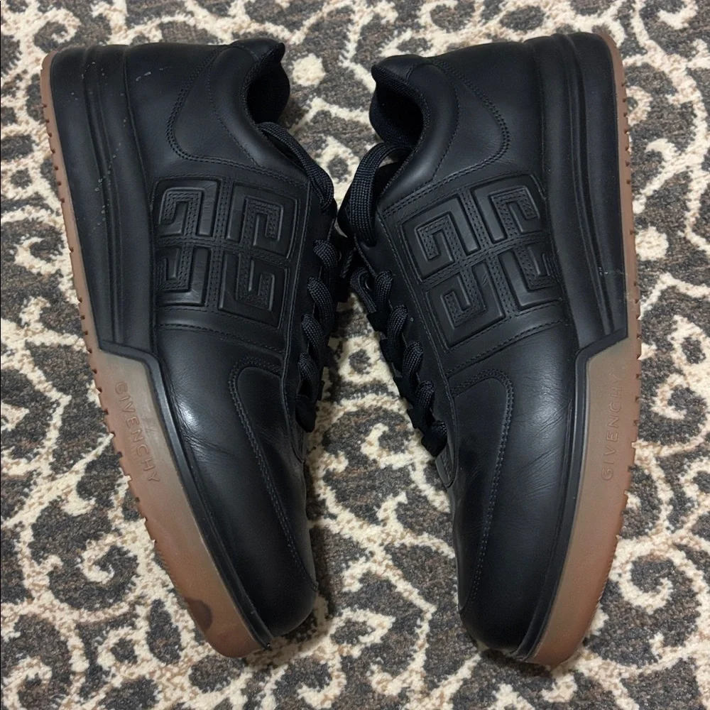 Men’s Givenchy Sneakers - Picture 3 of 7